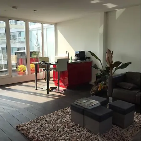 Large And Cosy House On The Water: Free Parking Amsterdam