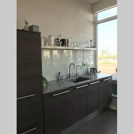 Casa vacanze Large And Cosy House On The Water: Free Parking