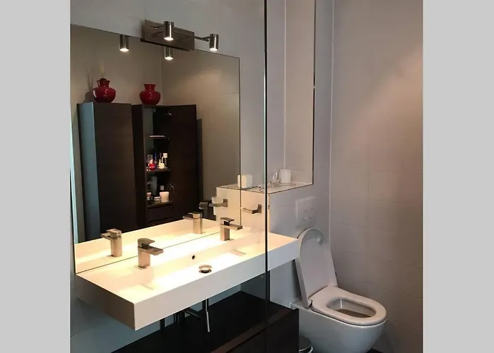 Large And Cosy House On The Water: Free Parking Дом отдыха *